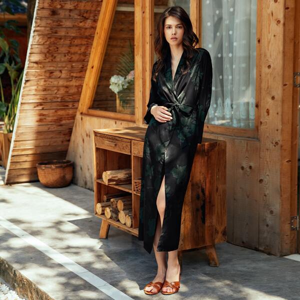 

Graphic Print Self Tie Robe, Black
