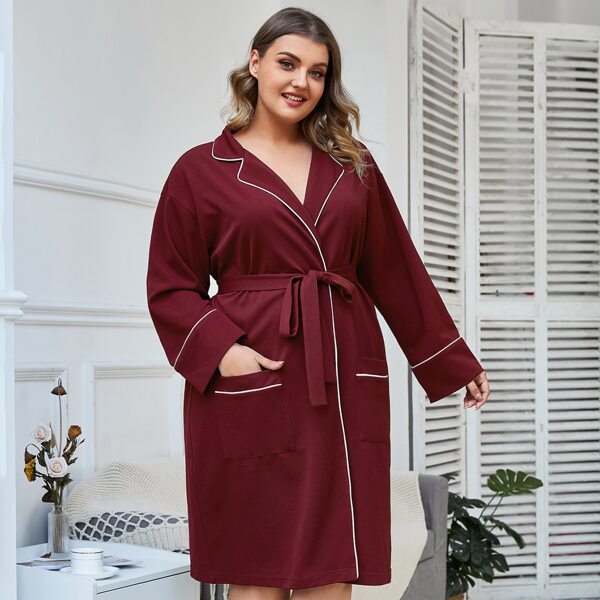 

Plus Contrast Binding Dual Pocket Belted Robe, Maroon