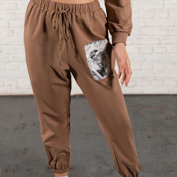 

Plus Figure Graphic Drawstring Waist Sweatpants, Mocha brown