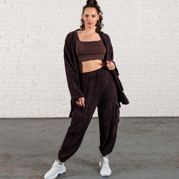 

Plus Solid Crop Tank Top & Flap Pocket Joggers Set, Chocolate brown