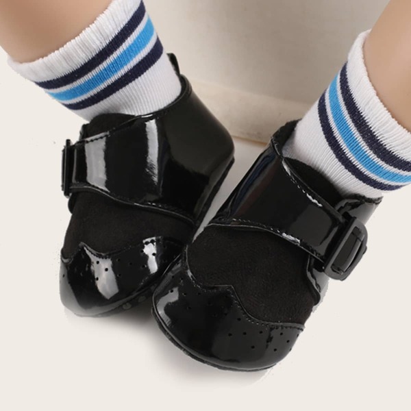 

Baby Boy Perforated Detail Velcro Strap Flats, Black