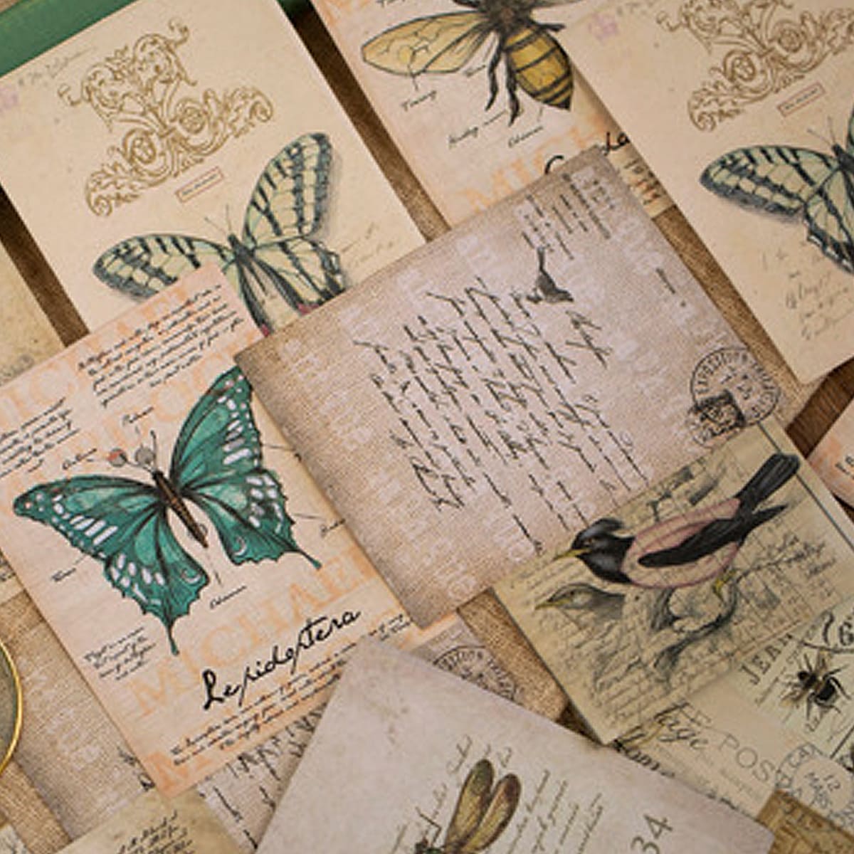 

30pcs Vintage Pattern Random Material Paper, Multicolor