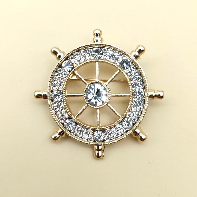 

Guys Rhinestone Rudder Brooch, Gold