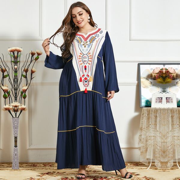 

Plus Graphic Embroidered Tunic Dress, Navy blue