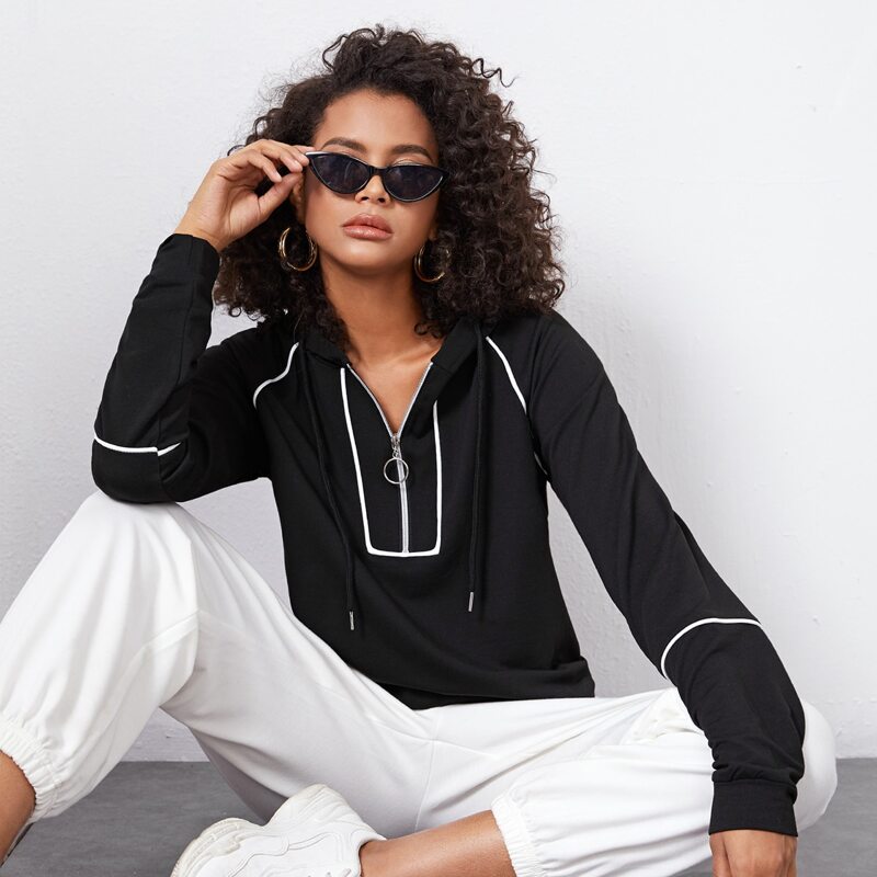 

Contrast Tipping O-ring Zip Half Placket Hoodie, Black