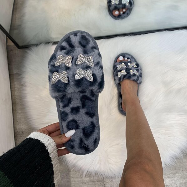 

Butterfly Decor Leopard Fluffy Slippers, Grey