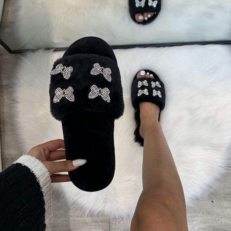 

Butterfly Decor Minimalist Fluffy Slippers, Black
