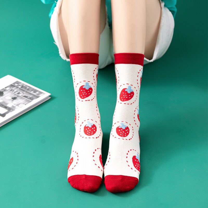

1pair Strawberry Pattern Crew Socks, Multicolor