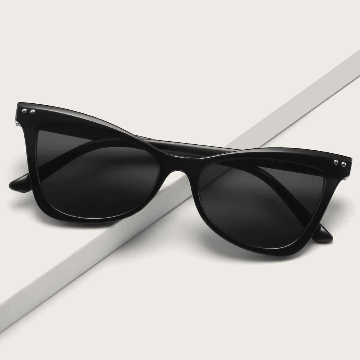 

Cat Eye Sunglasses