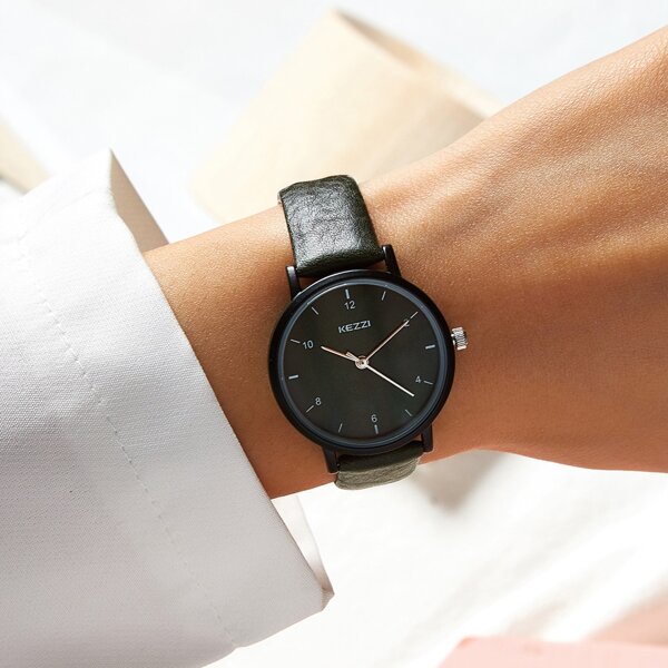 

Simple Round Pointer Quartz Watch