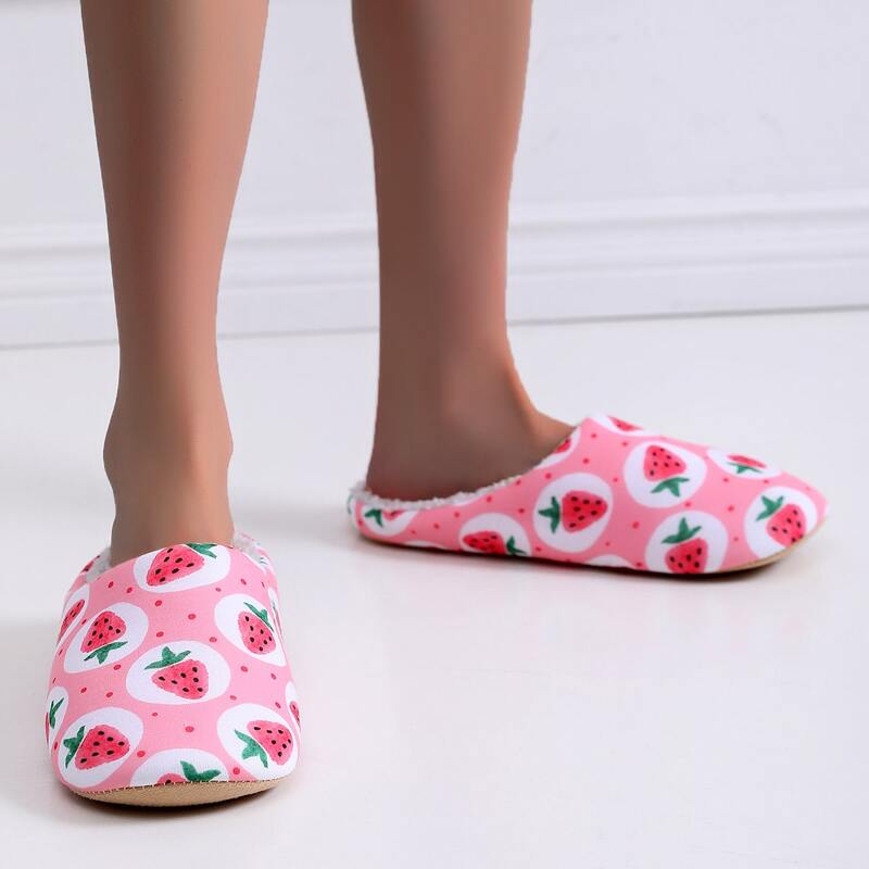 

Allover Strawberry Graphic Fluffy Slippers, Pink