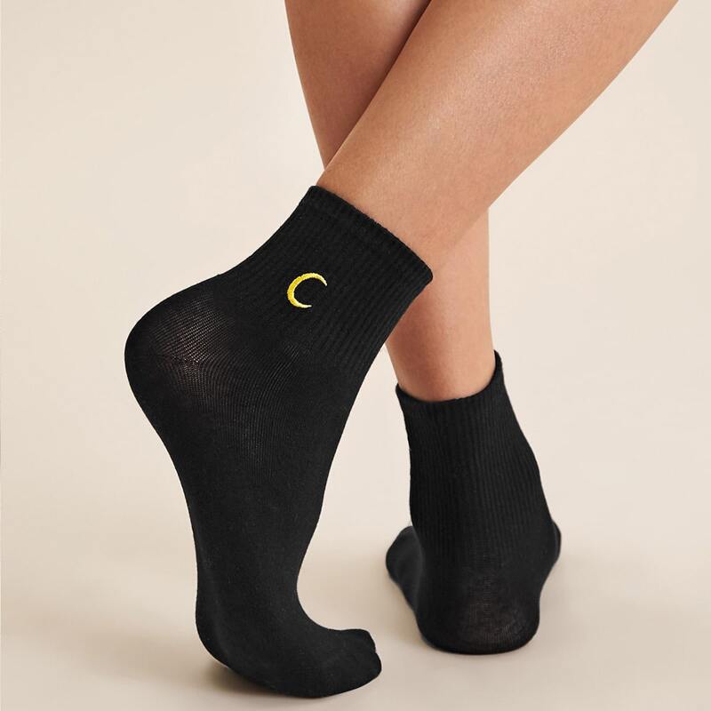 

Moon Embroidery Ankle Socks, Black