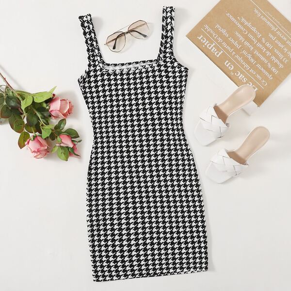 

Houndstooth Bodycon Dress, Black and white
