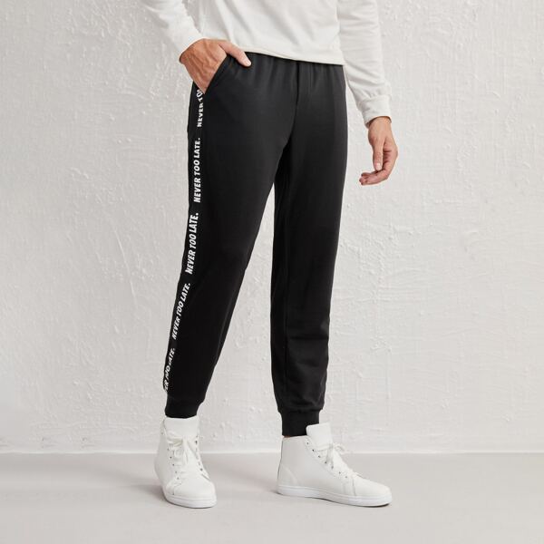 

Men Slant Pocket Slogan Tape Side Joggers, Black