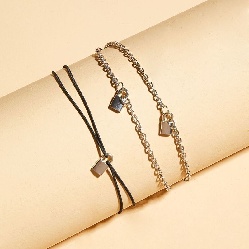 

2pcs Lock Decor Bracelet, Multicolor