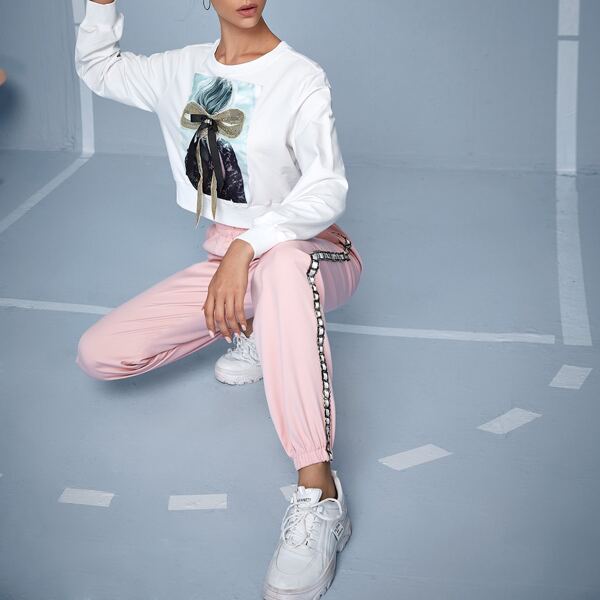 

Bow Front Figure Graphic Sweatshirt & Tape Side Sweatpants, Multicolor