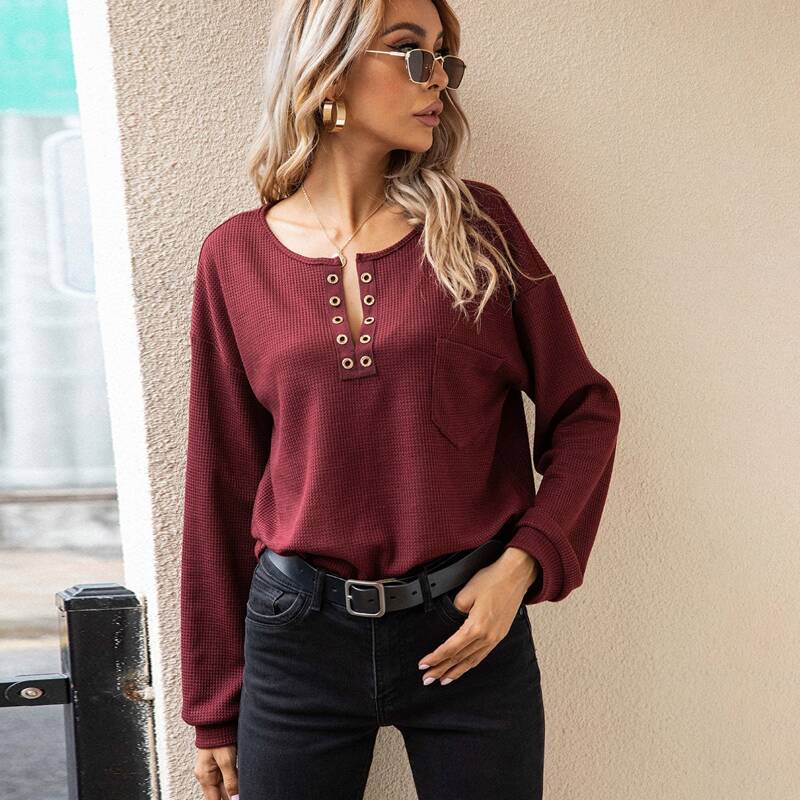 

Notched Pocket Patched Waffle Tee, Maroon