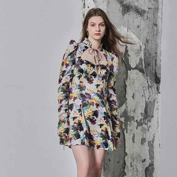 

TIE NECK RUCHED BRUSH STROKE DRESS, Multicolor