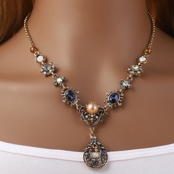 

Rhinestone Decor Vintage Necklace, Multicolor