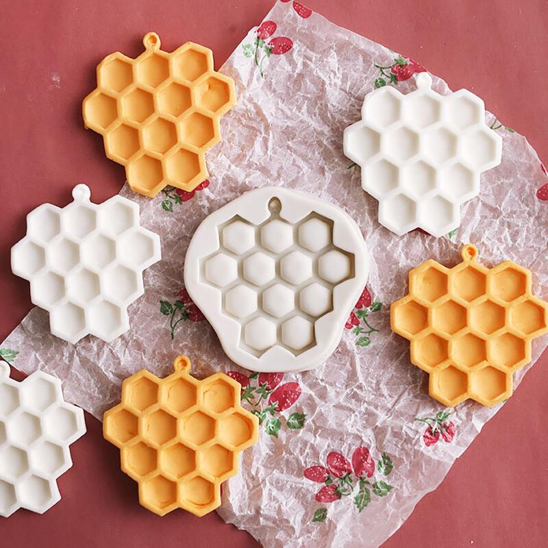 

1pc Honeycomb Shaped Mold, White