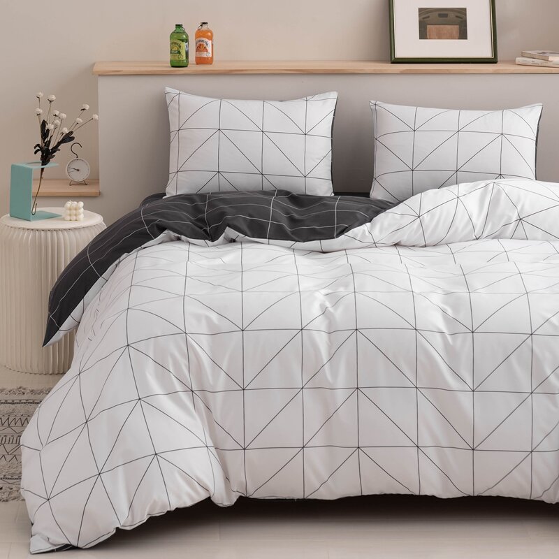 

Geometric Pattern Bedding Set Without Filler, Black and white
