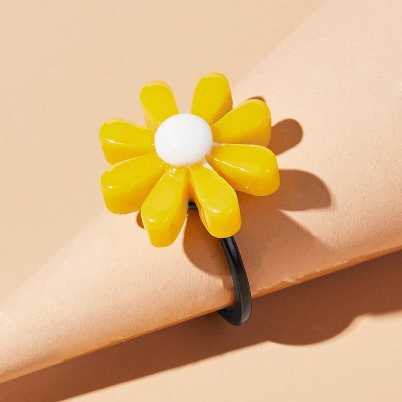 

Daisy Flower Ring, Black