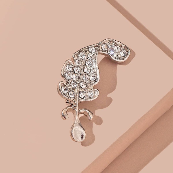 

Rhinestone Decor Brooch, Silver
