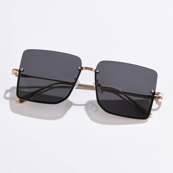 

Rivet Decor Sunglasses
