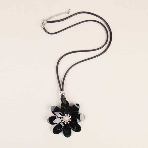 

Flower Charm Necklace, Black