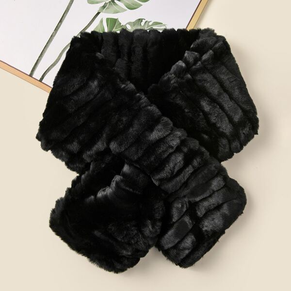 

Short Scarf, Black