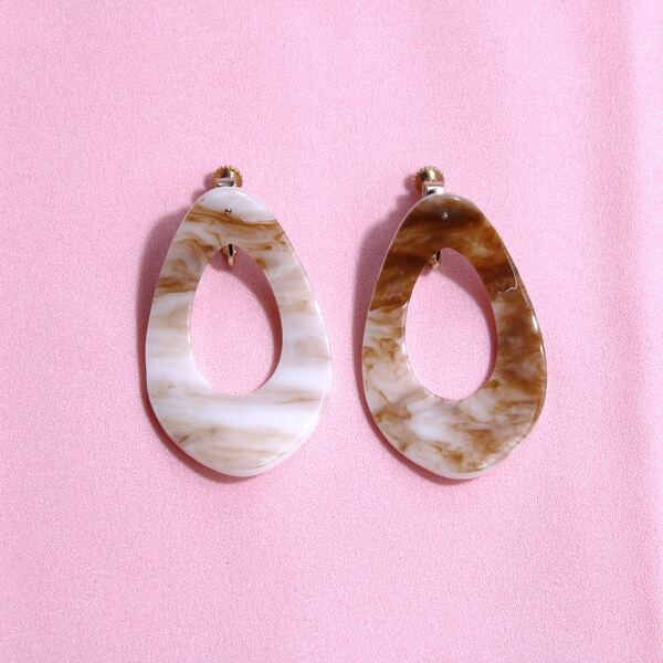 

Hollow Out Waterdrop Design Earrings, Red and white