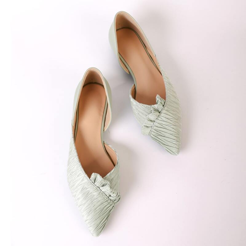 

Ruched Design Point Toe Flats, Green