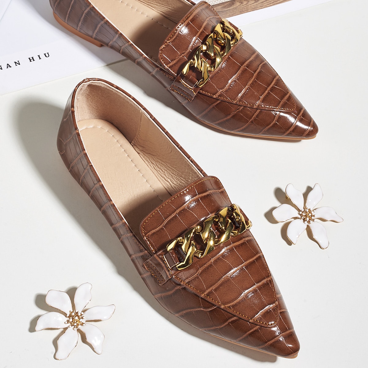 Image of Chain Decor Point Toe Loafers