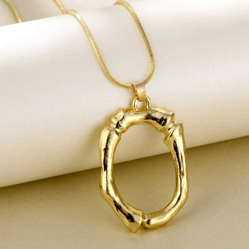 

Letter O Pendant Necklace, Gold