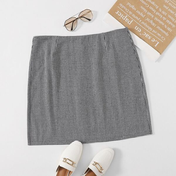 

Plus Tweed Houndstooth Zip Back Skirt, Black and white
