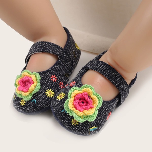 

Baby Girl Floral Embroidery Velcro Strap Flats, Blue