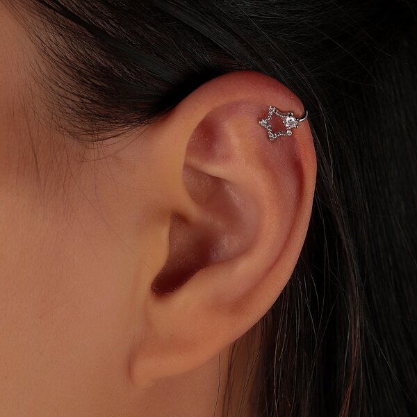 

1pc Star Decor Ear Cuff, Silver