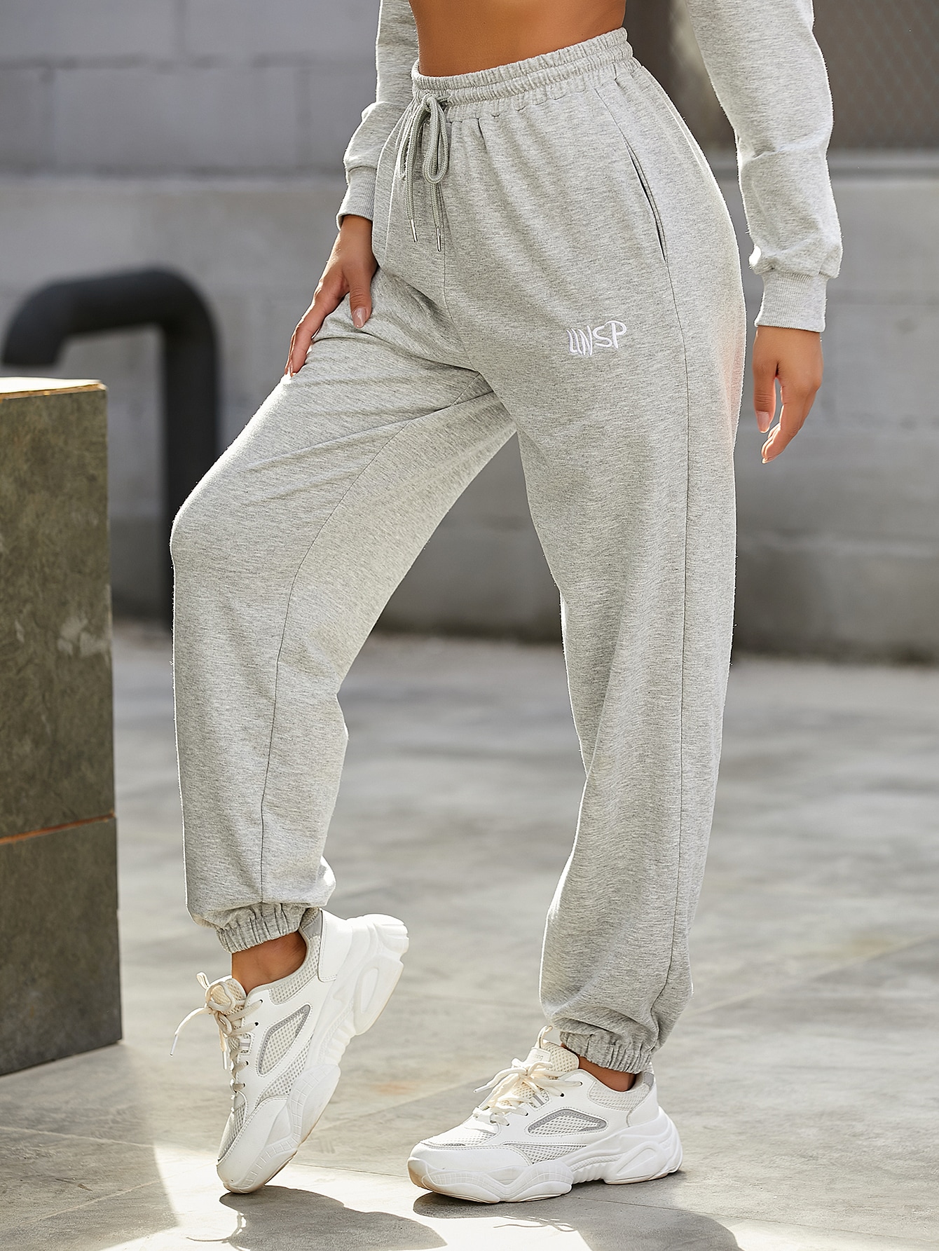 Letter Embroidery Drawstring Waist Sweatpants thumbnail