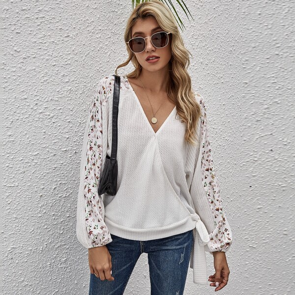 

Floral Panel Knot Side Surplice Top, White
