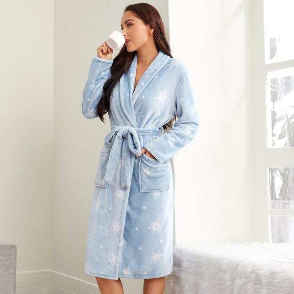 

Snowflake Print Flannel Belted Robe, Baby blue