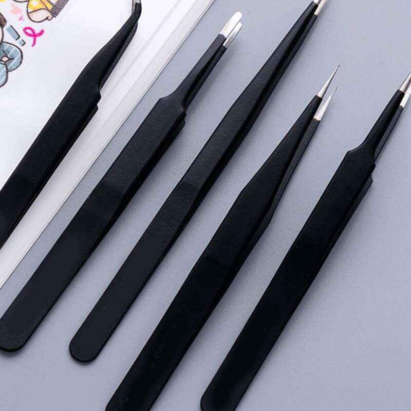 

1pc Random Pointed Tweezers, Black