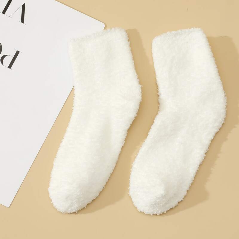 

1pair Solid Fuzzy Socks, White