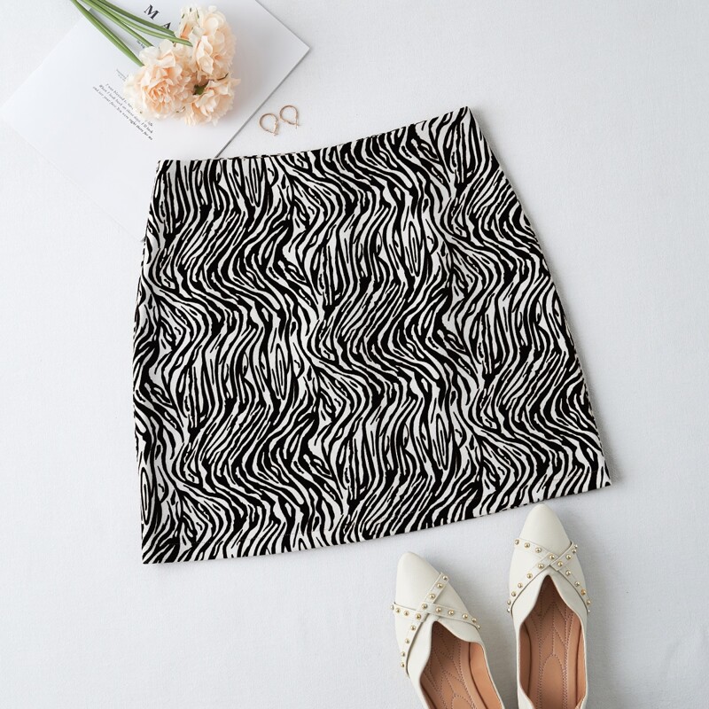

Zip Zebra Striped Straight Skirt, Black and white