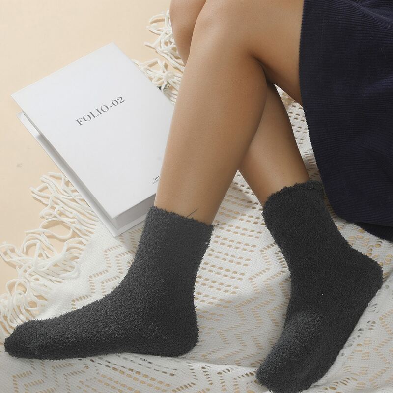 

1pair Solid Fuzzy Socks, Dark grey