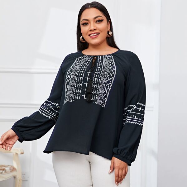 

Plus Tie Neck Geo Print Blouse, Navy blue