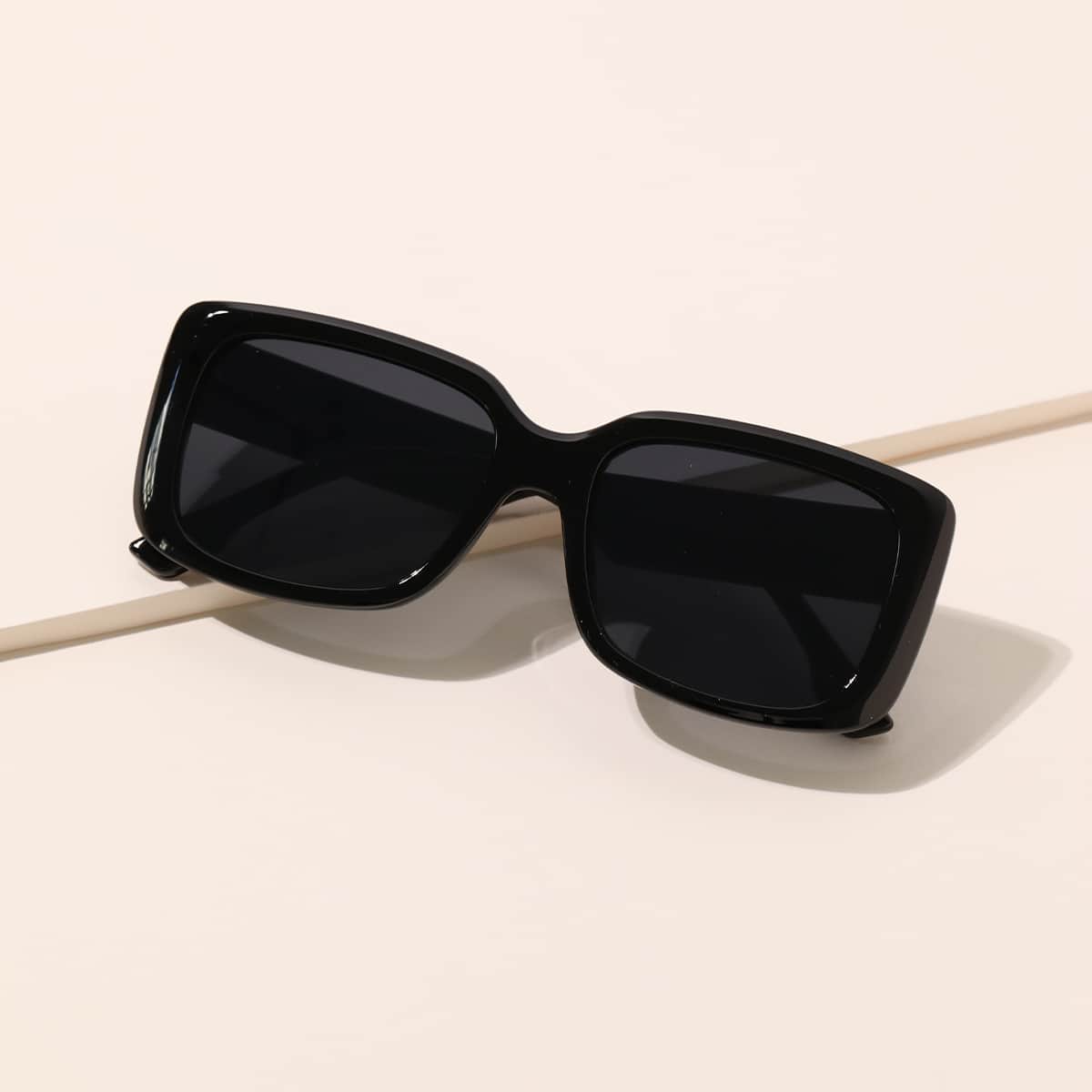

Square Frame Sunglasses