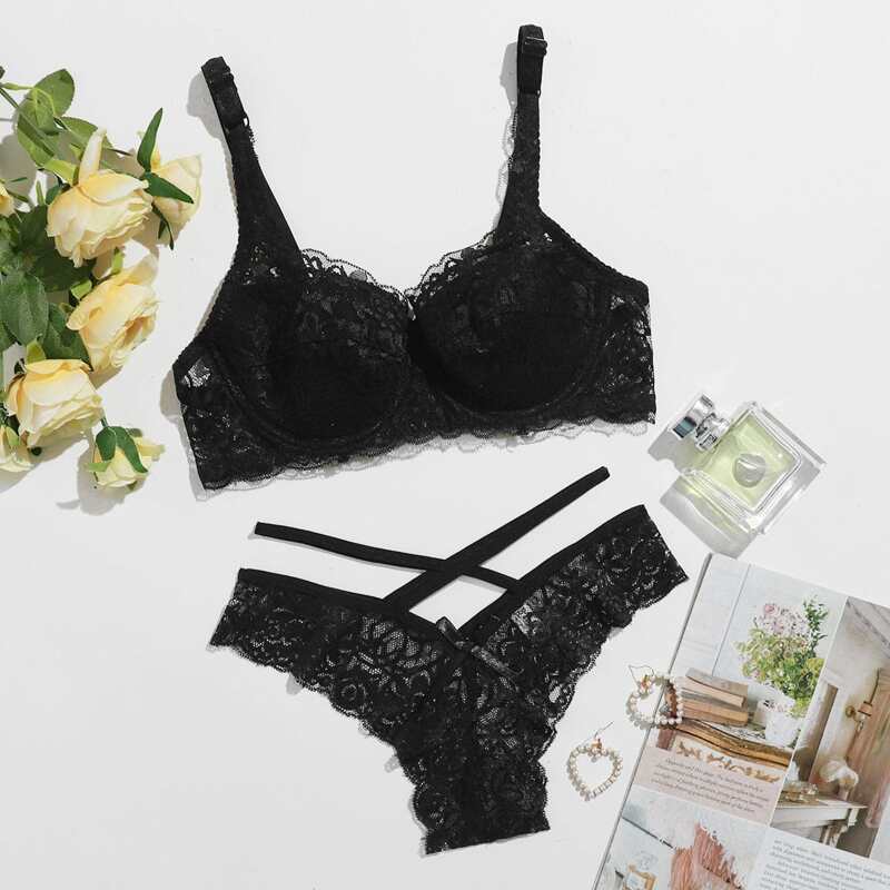 

Floral Lace Cut-out Underwire Lingerie Set, Black