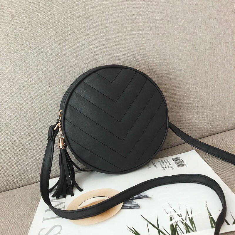 

Tassel Decor Chevron Round Crossbody Bag, Black