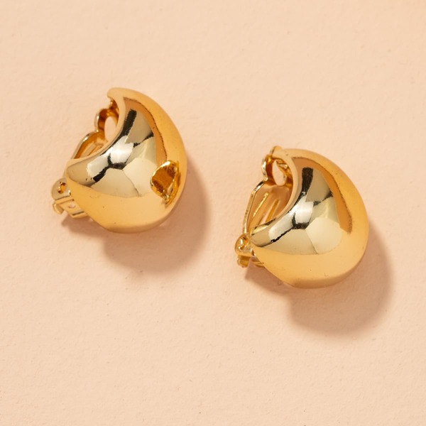 

Metal Ear Cuff, Gold
