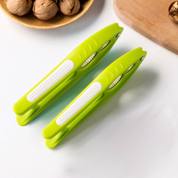 

1pc Walnut Plier, Green